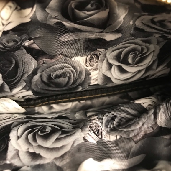 Gold Wristlet - Picture 2 of 4